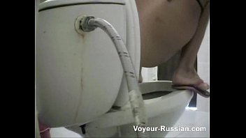 voyeur russian pooping 2