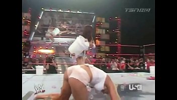 Torrie Wilson vs Candice Michelle. Wet n Wild match. Raw 2006.