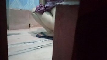 desi bhabi pissing and naughty s. using his mobile quickly to take the video hiddenly