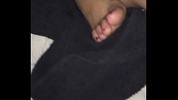 Cum on s. wife feet